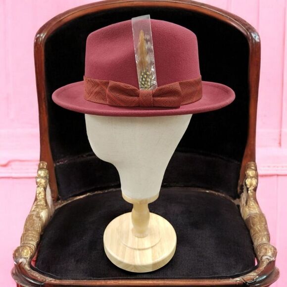 MEN'S MONTIQUE WINE WOOL FELT HAT WITH MATCHING GROSGRAIN RIBBON FEDORA. H2480. - Picture 1 of 8